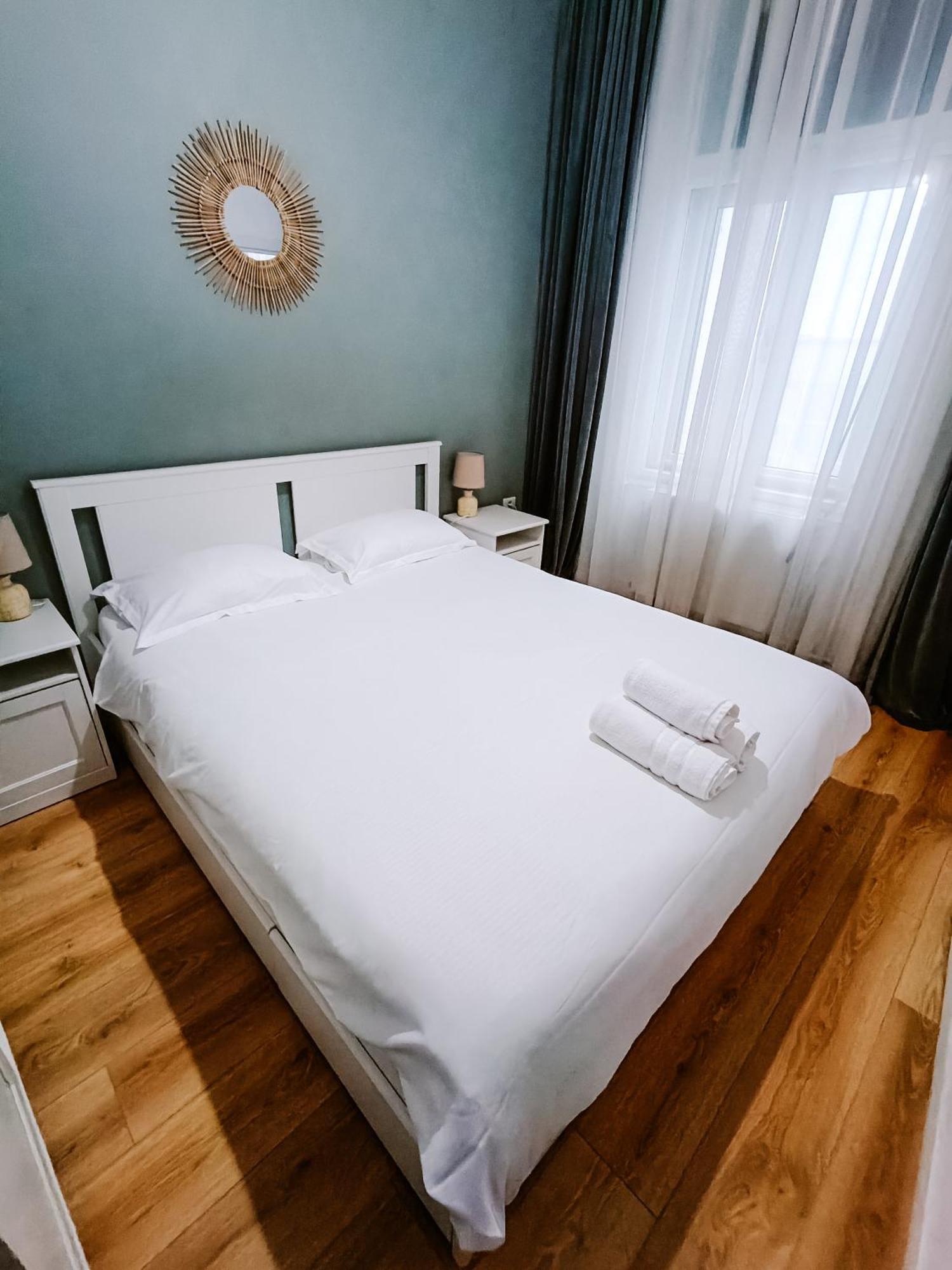 Fly Residence Arad Zewnętrze zdjęcie